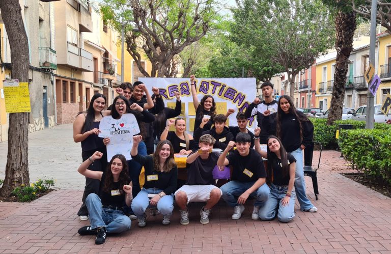MARAVILLOSA 3ª Fiesta de Intercambio de Ropa en la Casa de la Joventut
